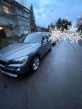 BMW X1 (TÜV 11/2027) - BMW X1 mit Benzin-Antrieb: Limousine