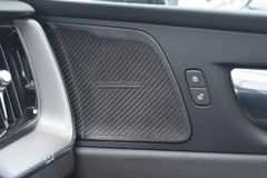 Fahrzeugabbildung Volvo XC60 D4 Autom. R-Design*STHZG*H/K*RFK*ACC