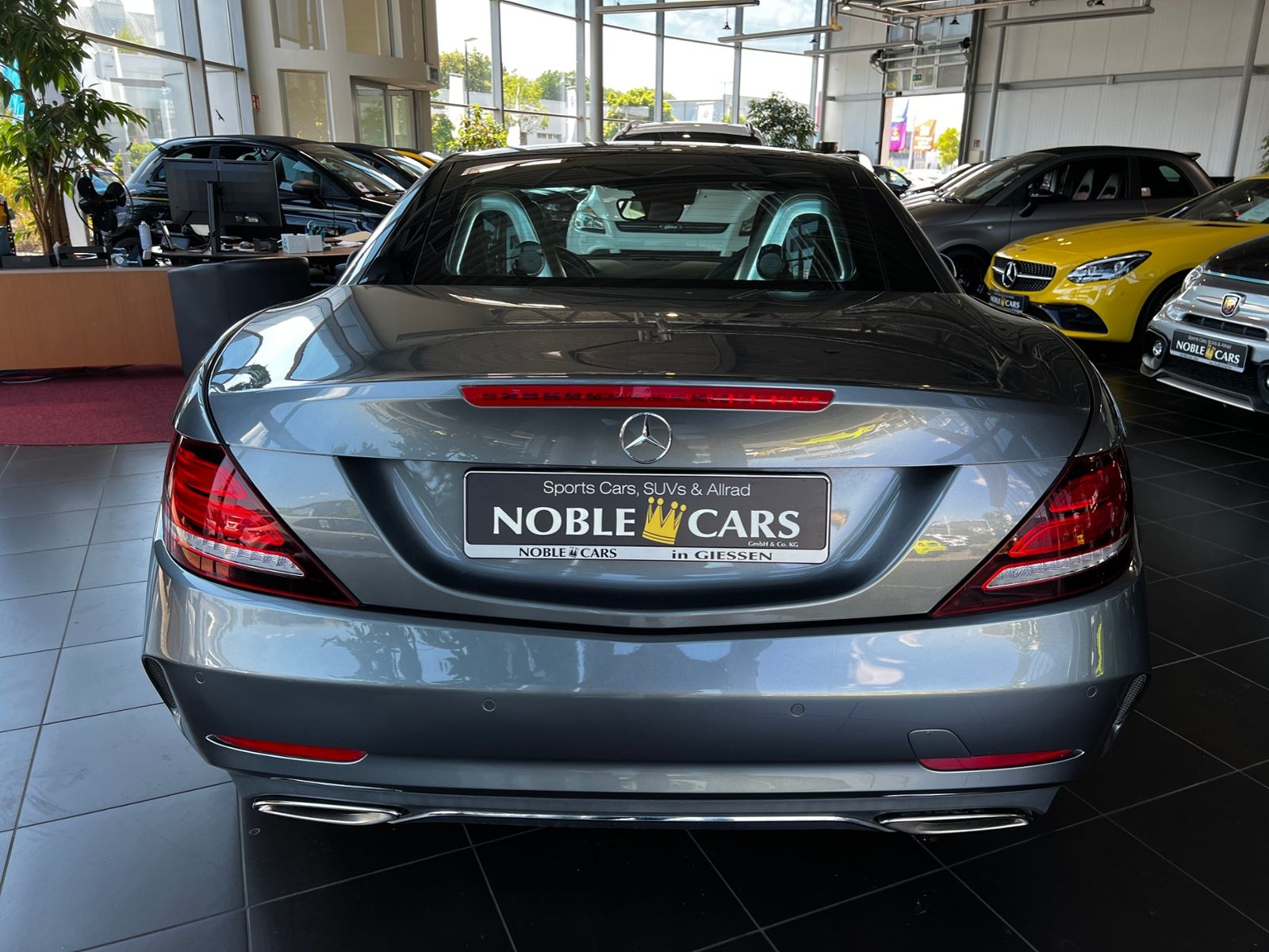 Fahrzeugabbildung Mercedes-Benz SLC 300 AMG H/K LED NAVI