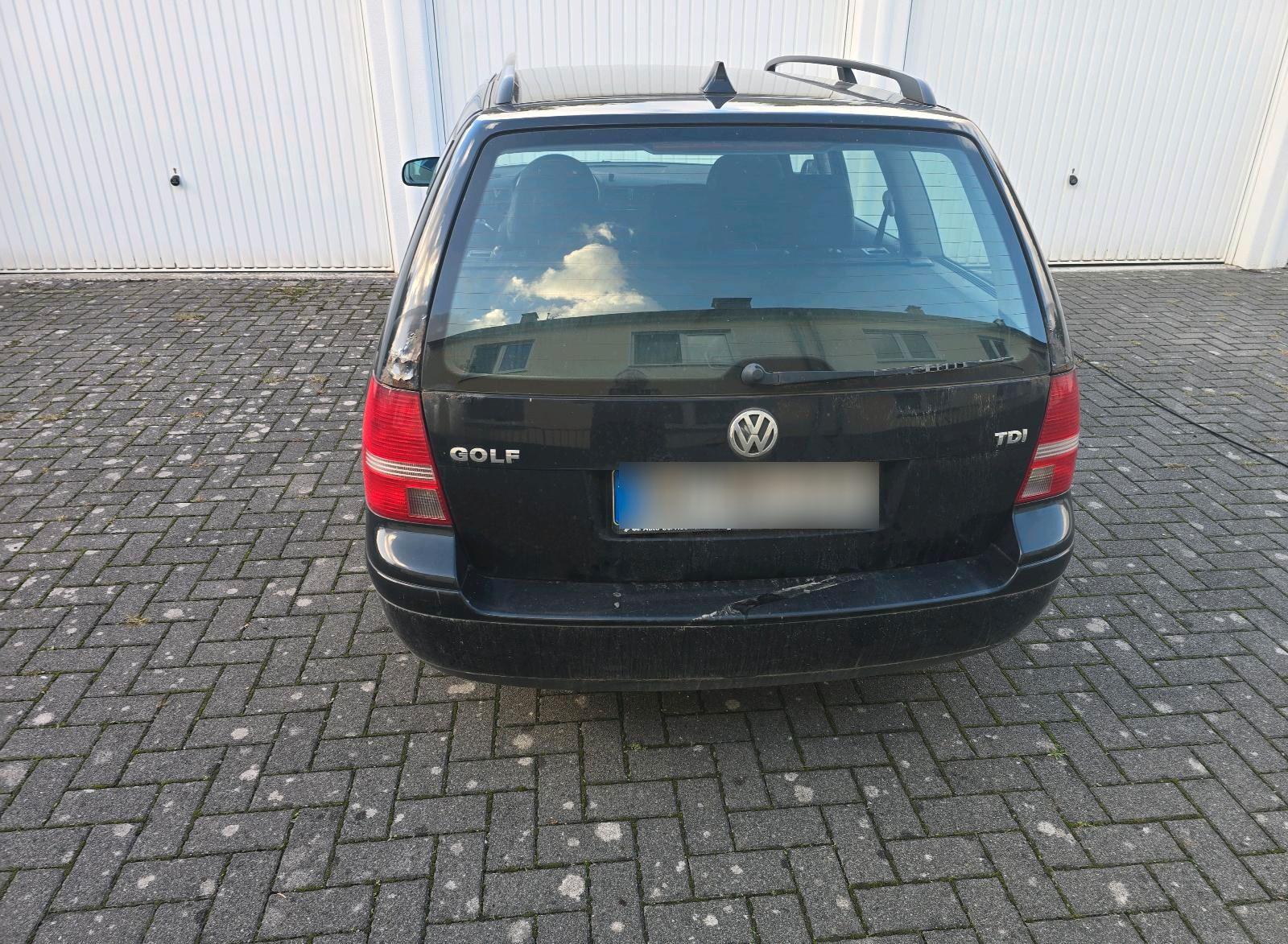 Volkswagen Golf 2005 — interior