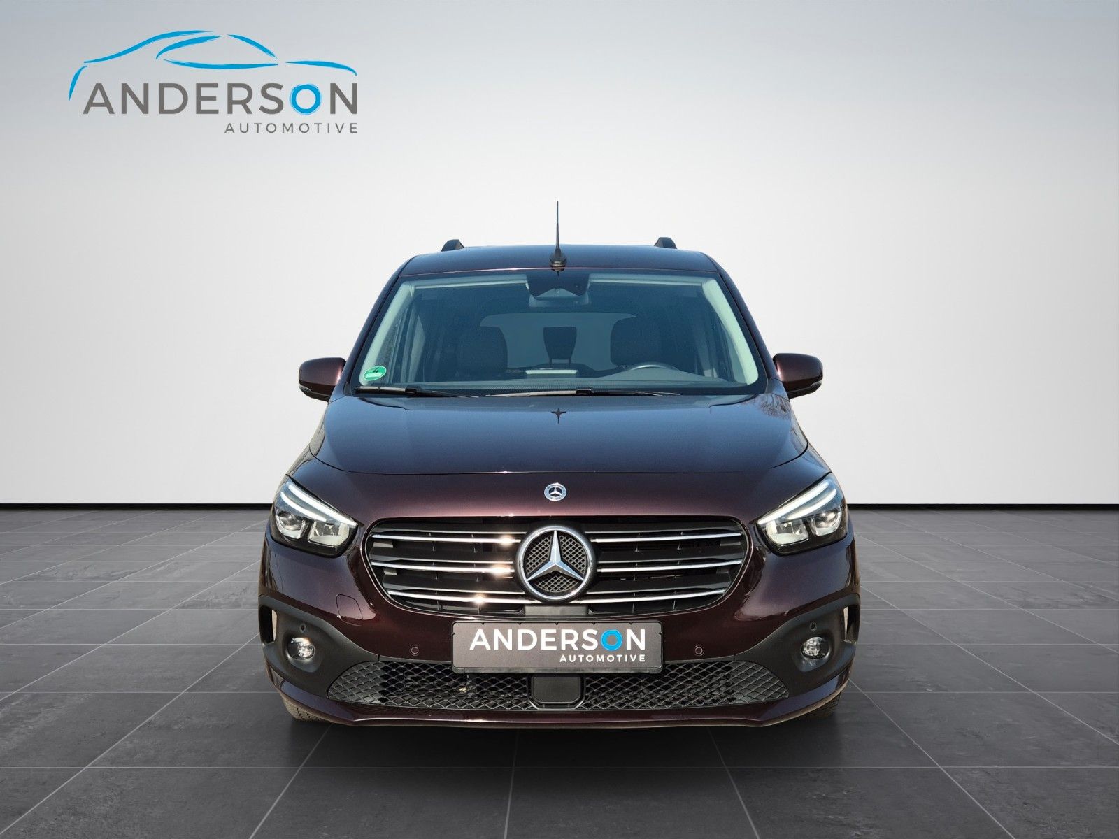 Fahrzeugabbildung Mercedes-Benz T-180 AUTOMATIK KAM LEDER NAVI LED ALLWETTER