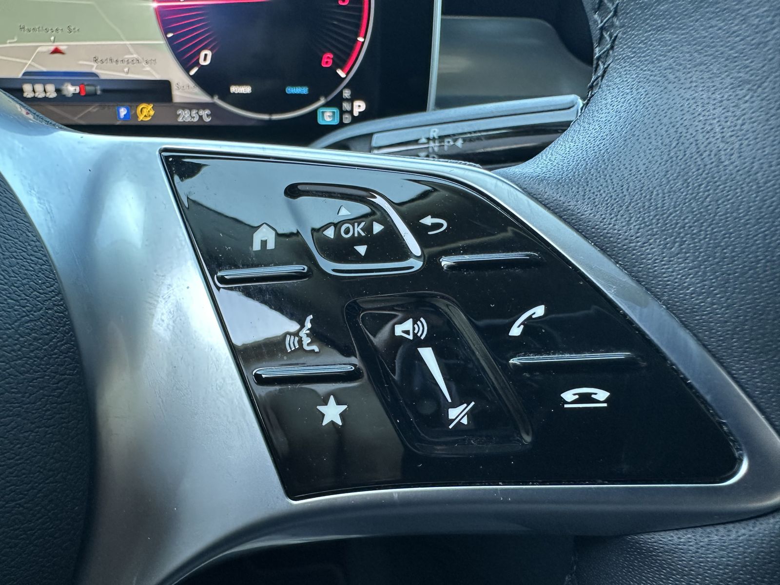 Fahrzeugabbildung Mercedes-Benz C 220d Avantgarde Advanced NAV+LED+ACC+VCOCK+KAM