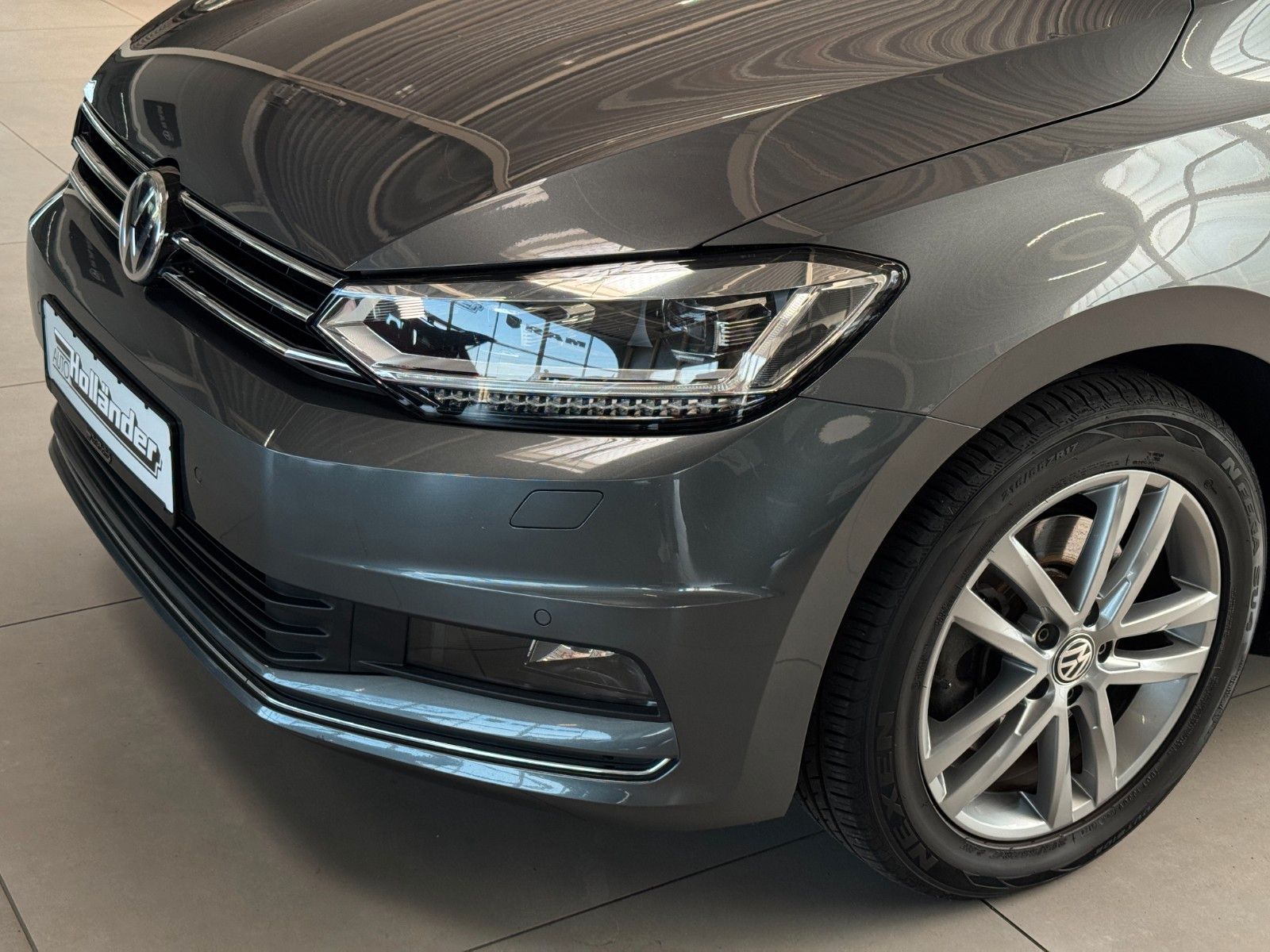 Fahrzeugabbildung Volkswagen Touran 1.4 TSI Automatik Sound "LED Spiegel-P."