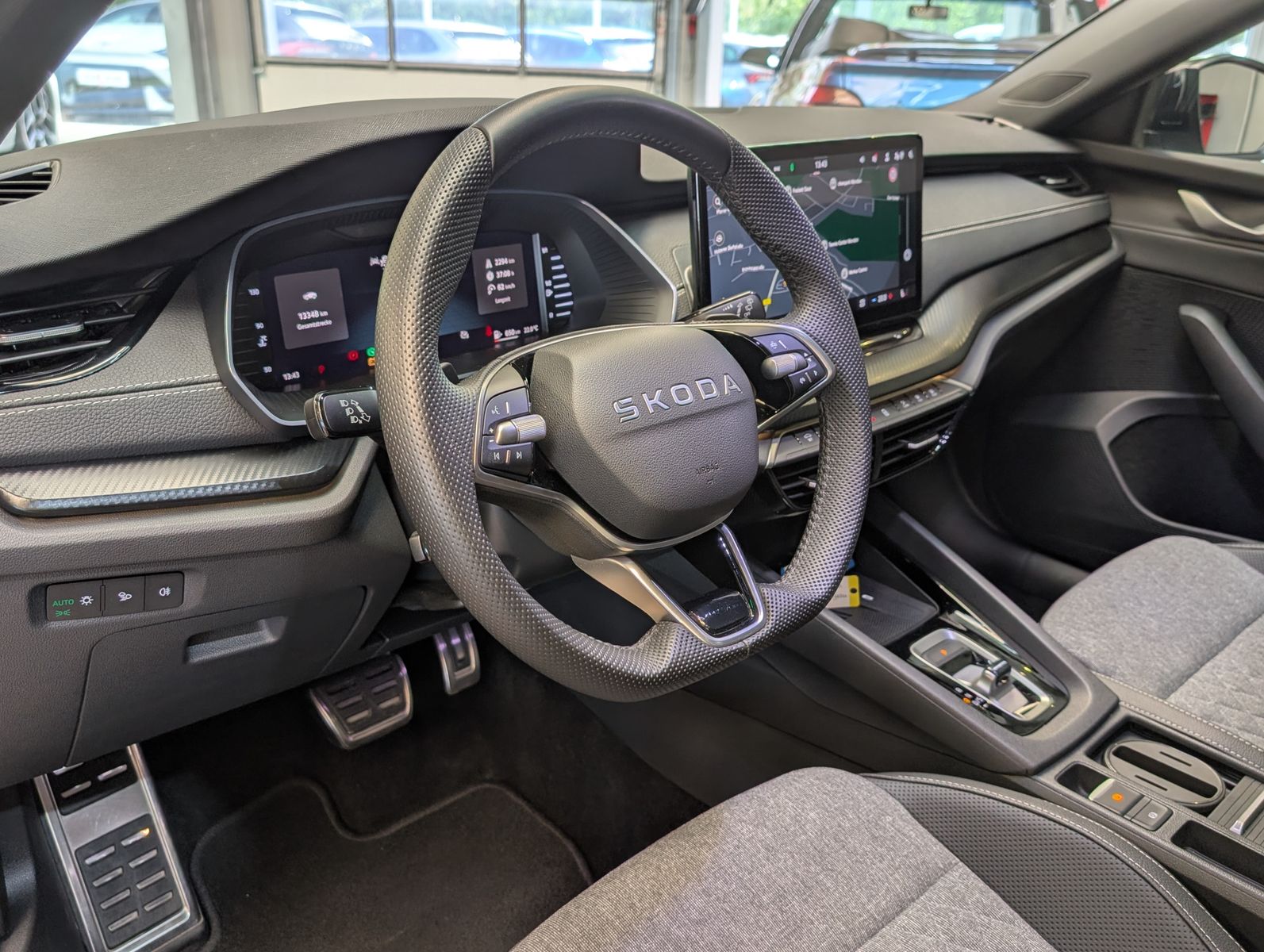Fahrzeugabbildung SKODA Octavia 1.5 TSI Sportline Pano Matrix AHK 5J-Gar