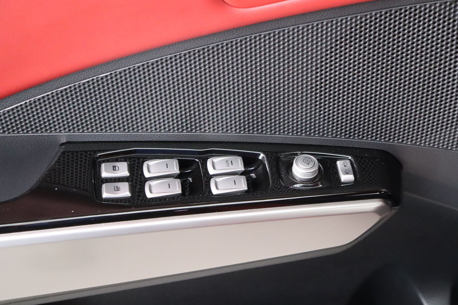 Fahrzeugabbildung Andere Ssangyong Tivoli * Leder * Navi * SHZ* e-XGi 160