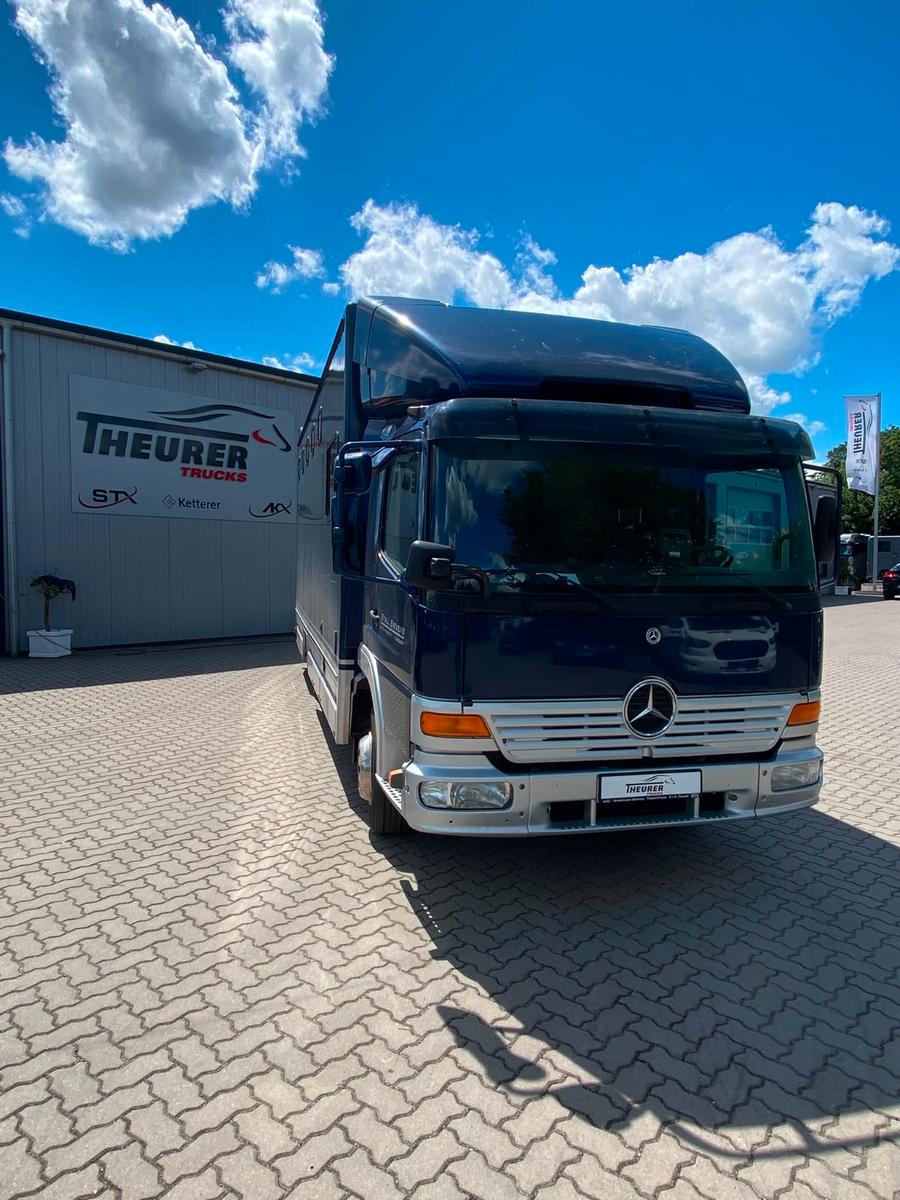 Mercedes-Benz Atego 8180 4-5  Pferde  Wohnung