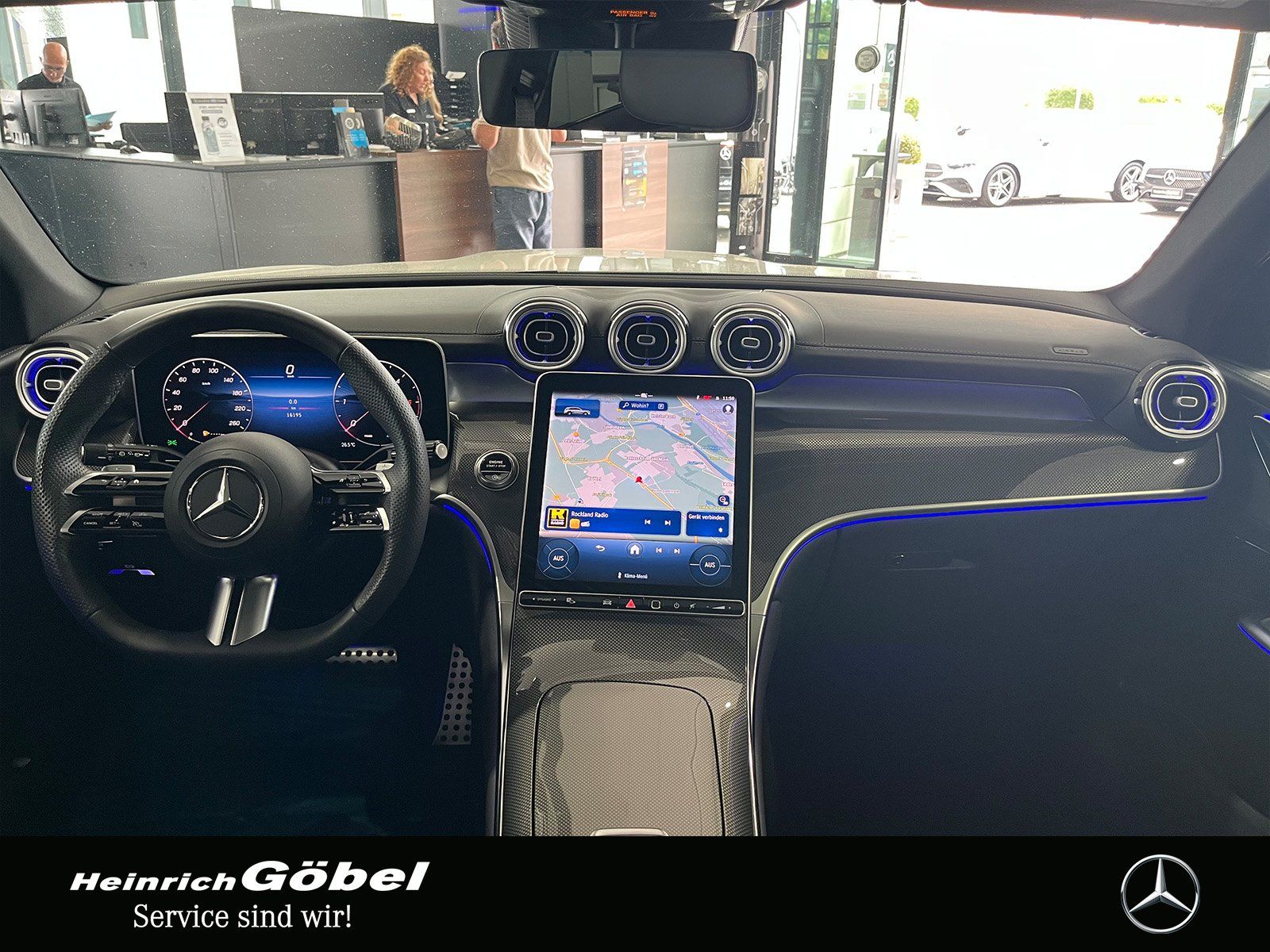 Fahrzeugabbildung Mercedes-Benz GLC 300 d 4M AMG+PANO+AHK+DIGITAL.L+NIGHT+WINTER