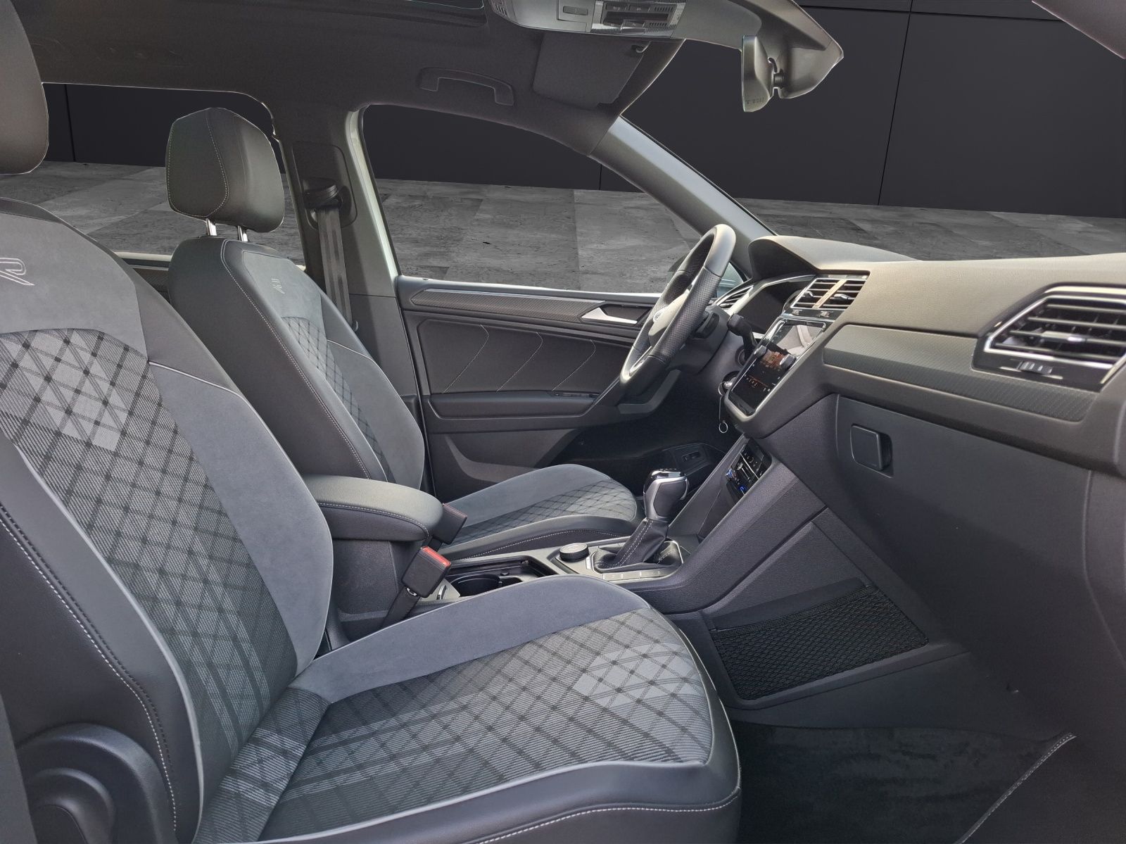 Fahrzeugabbildung Volkswagen Tiguan Allspace TDI R-Line DSG 4M Matrix Navi Pa