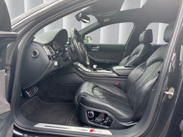 Audi S8 - 10