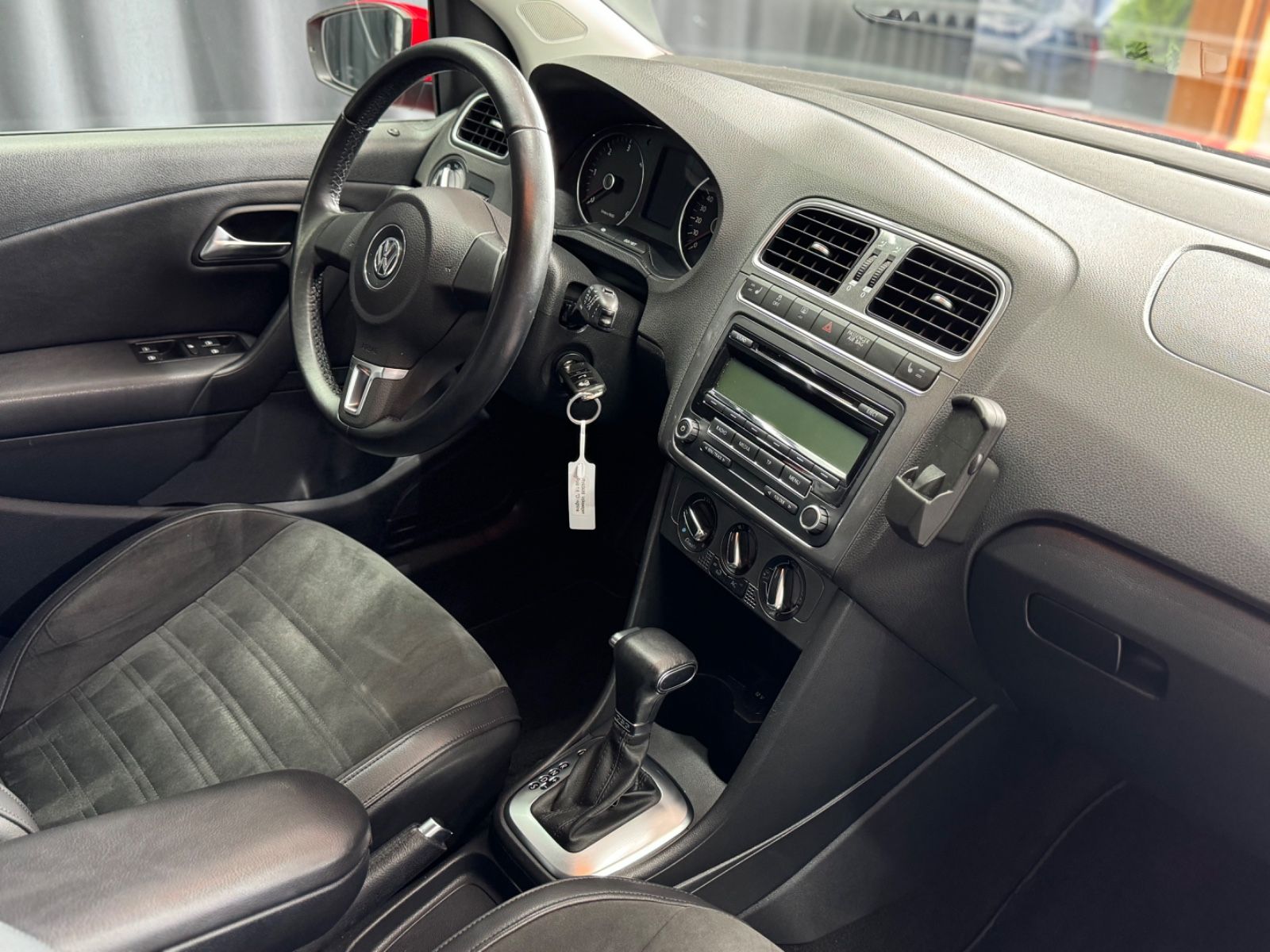 Fahrzeugabbildung Volkswagen Polo V Highline*AUTOMATIK*TOPZUSTAND*SCHECKHEFT*