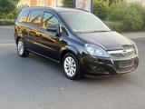 Opel Zafira B Family 7 Sitze Navi TÜV Neu - Opel Gebrauchtwagen in Göttingen