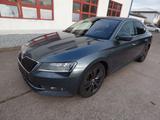 Skoda Superb L&K 4x4 Standhz, Pano, Leder 4x Sitzhz. - Skoda Superb mit Benzin-Antrieb: Navigationssystem, Limousine