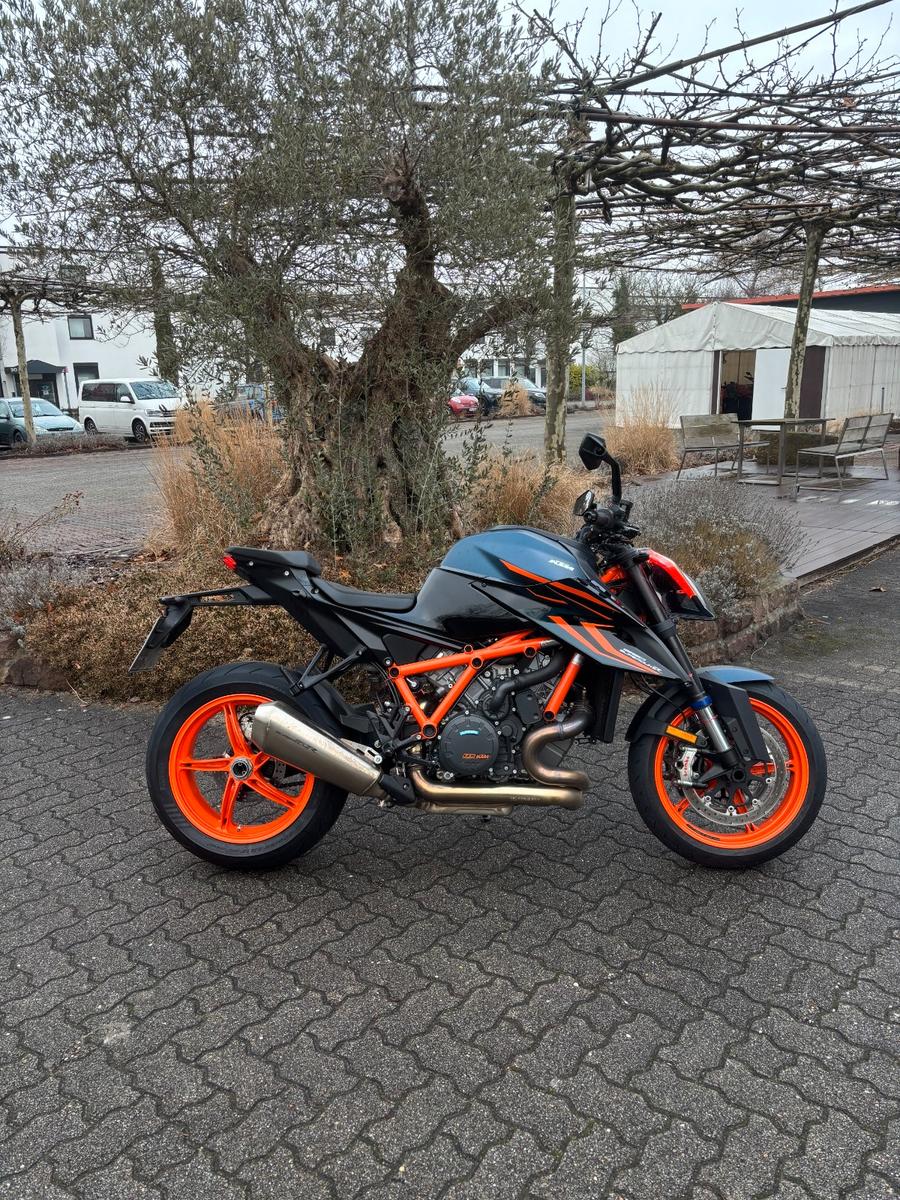 KTM 1290 Super Duke R EVO TECHPACK