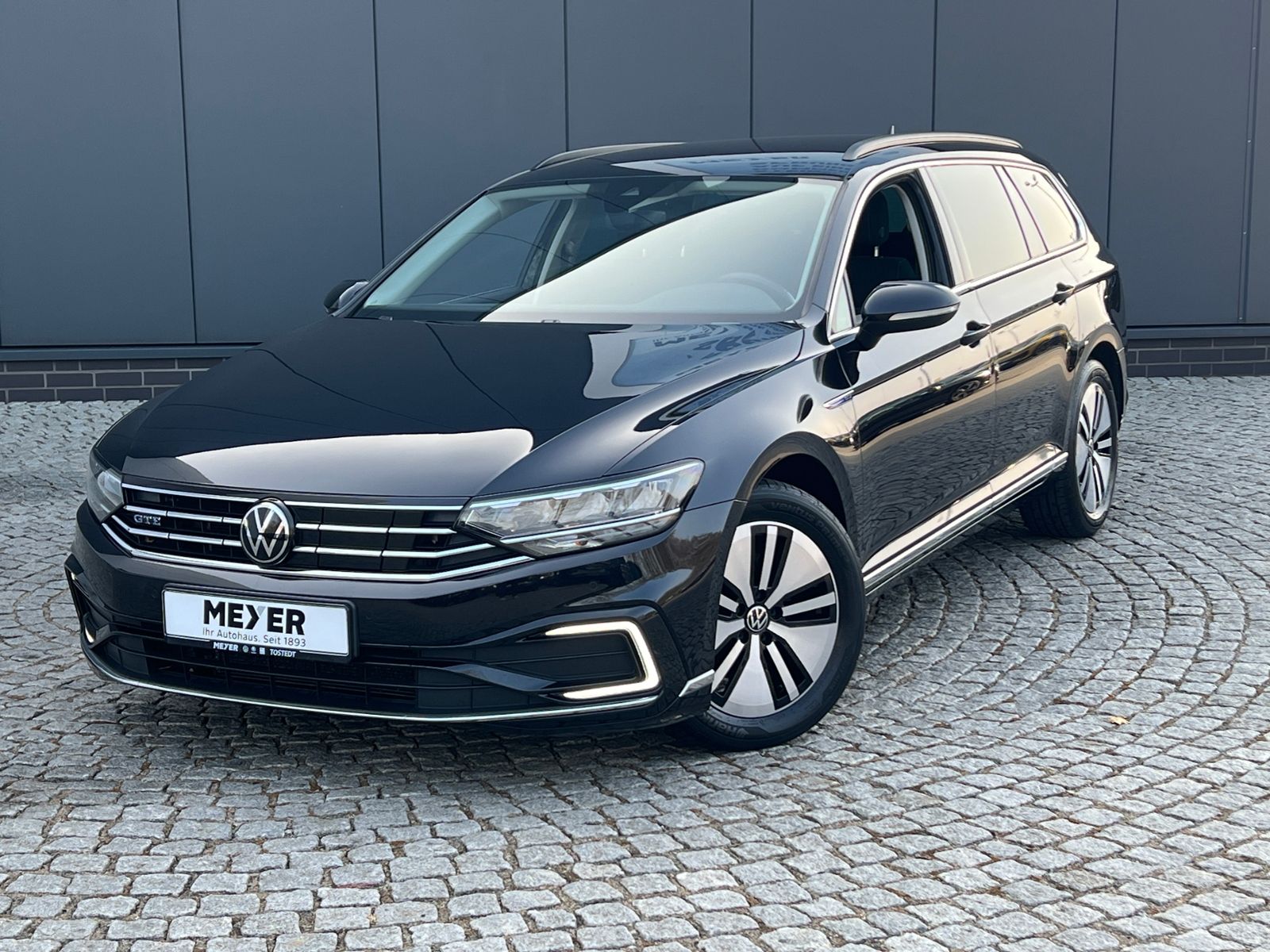 Fahrzeugabbildung Volkswagen Passat GTE Variant 1.4 TSI eHybrid DSG *AHK, LED