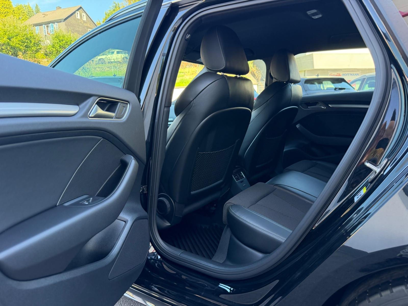 Audi A3 Sportback 1.5 TFSI S line/Virtual Cockpit/LED