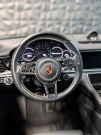 Porsche Panamera - 8