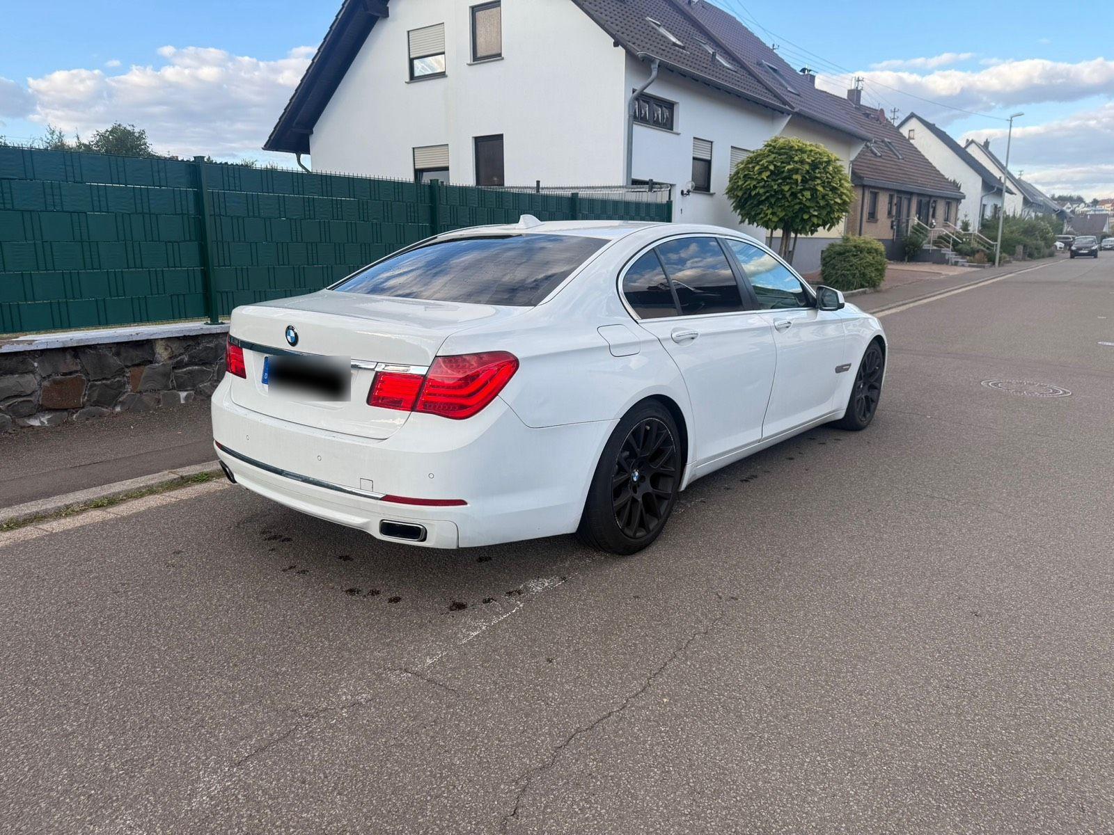 BMW 730