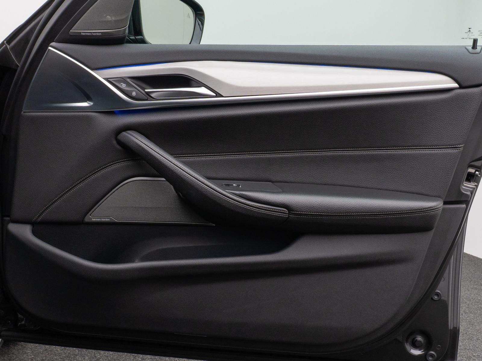 Fahrzeugabbildung BMW 530d xD SportLine Kamera Panorama HUD H/K Stndhz