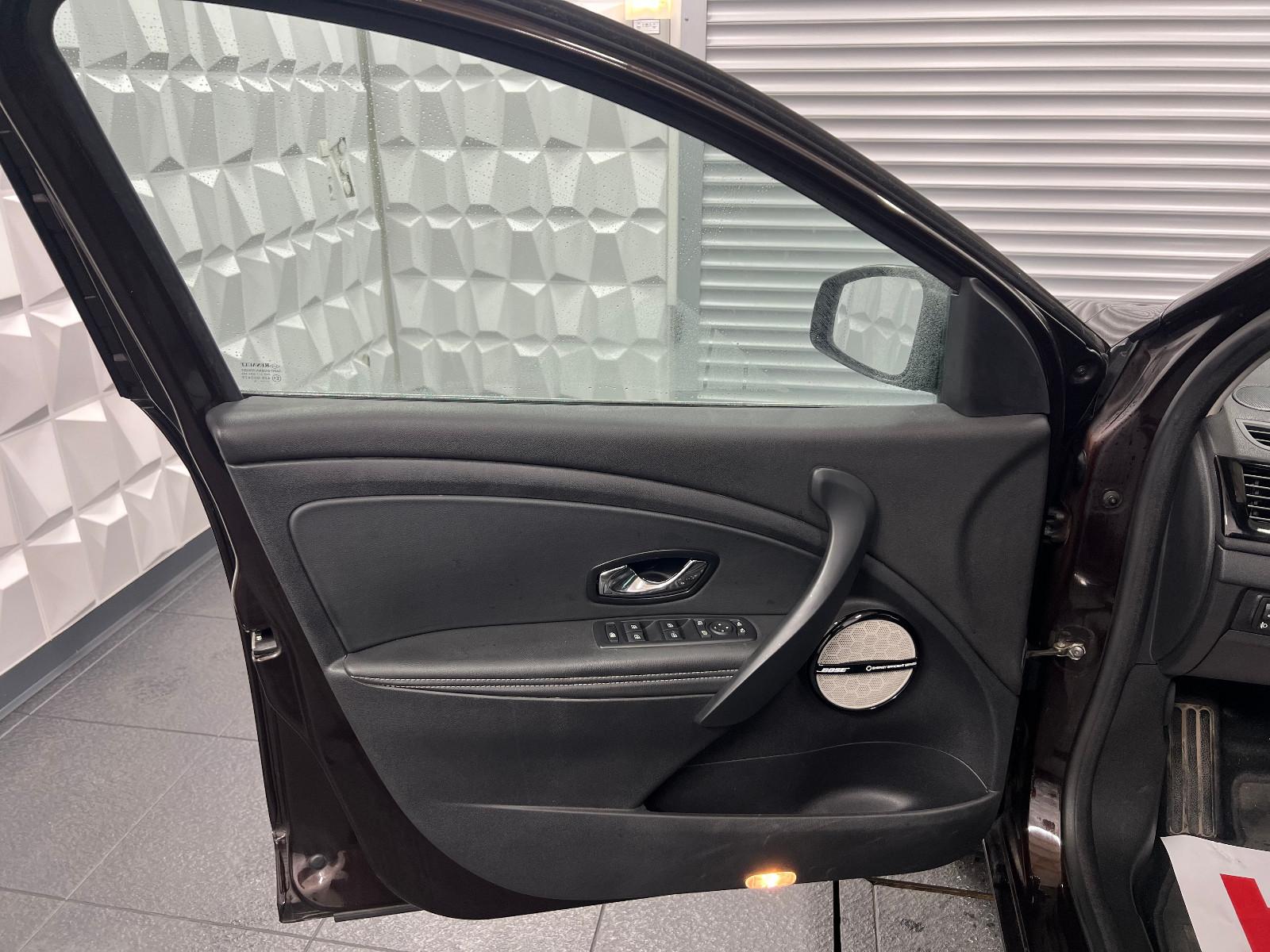 Renault Megane 2015 — photo 13