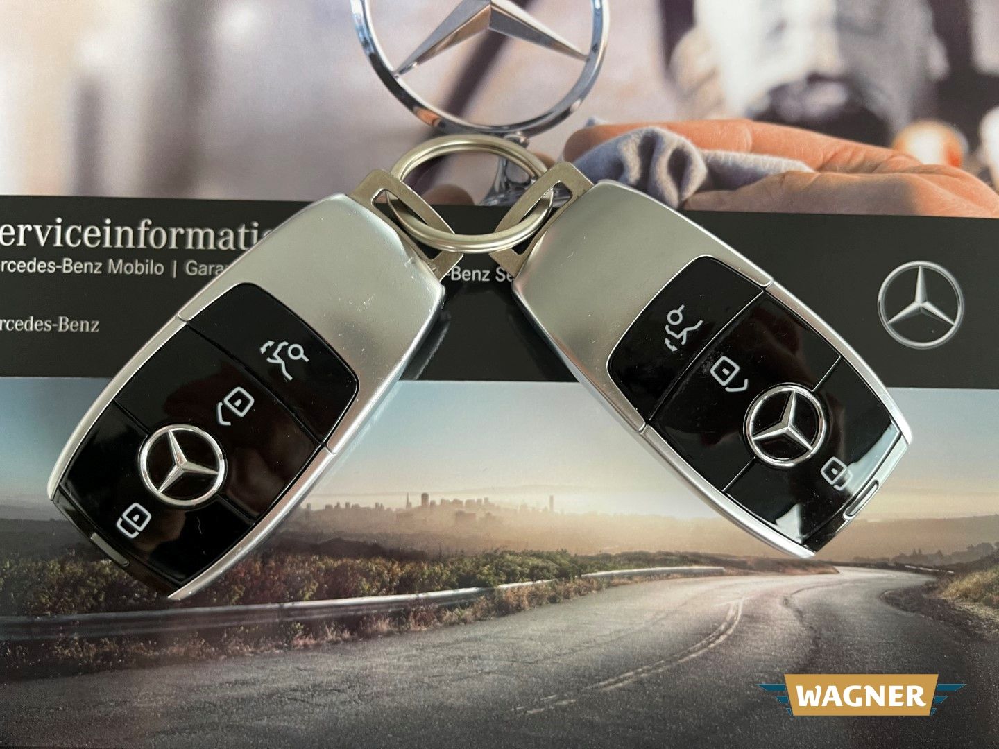 Fahrzeugabbildung Mercedes-Benz E 300 de 4Matic EU6d Sitzheizung LED