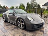 Porsche 992 Targa 4 Targa - graue Porsche 992
