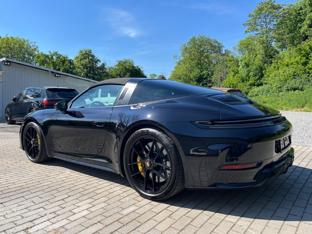 Porsche 992 TARGA 4 GTS*FACELIFT*CERAMIC*BURMESTER*LIFT*