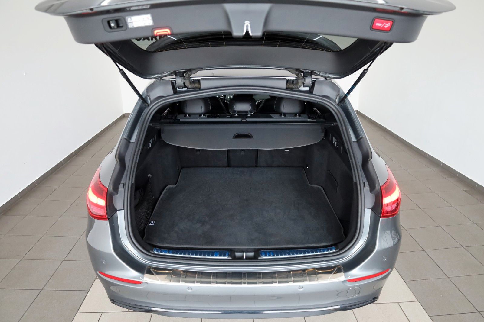 Fahrzeugabbildung Mercedes-Benz C 220d T ,Navi, T.Leder,LED,Kamera,el.AHK, SR+WR