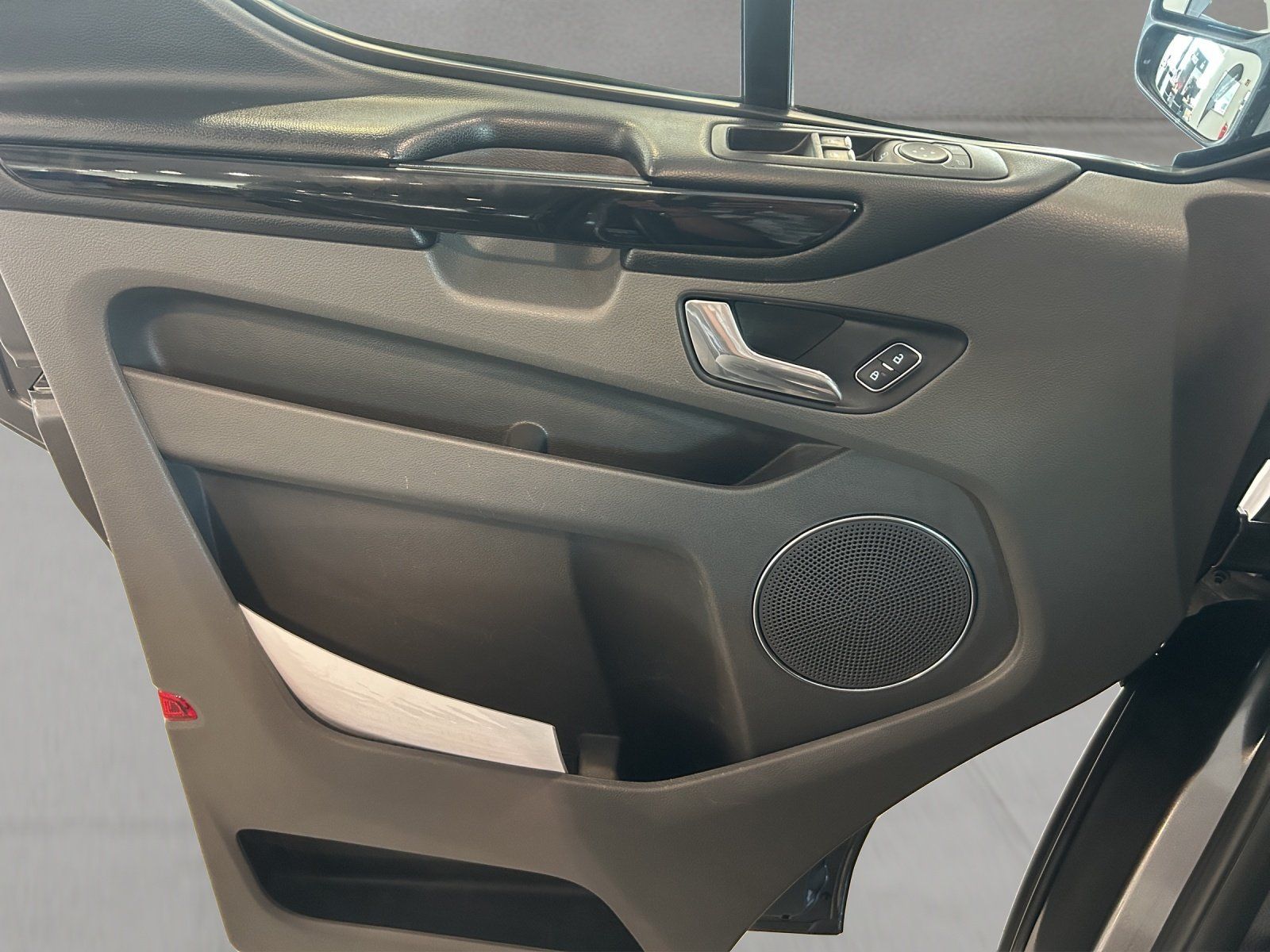 Fahrzeugabbildung Ford Ford Tourneo Custom Titanium X 320L1 Ecoblue