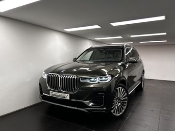 BMW X7 - 7
