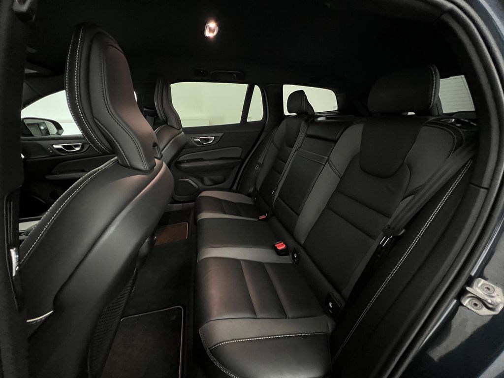 VOLVO V60 R Design / 310PS / NUR 96.tKM / 2.HD / HK / VOLVO V60 R Design / 310PS / NUR 96.tKM / 2.HD / HK /