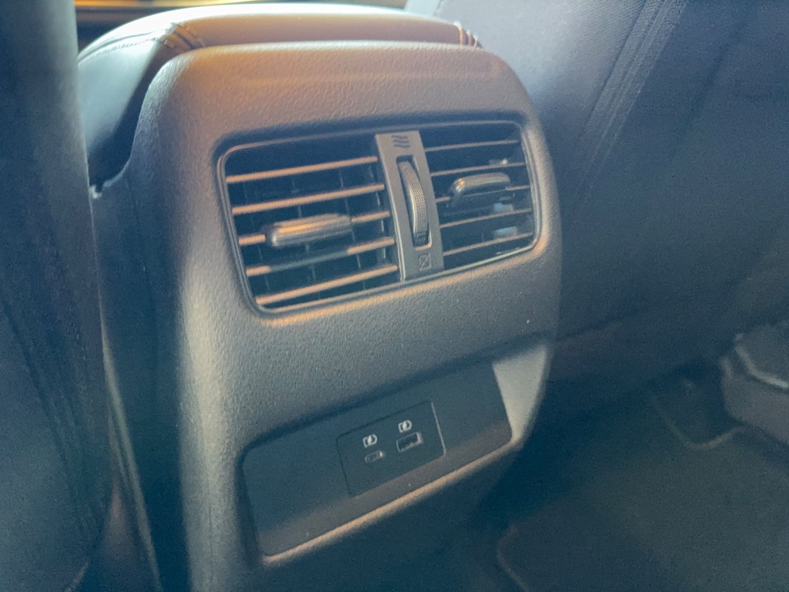Fahrzeugabbildung Nissan Qashqai N-Connecta 1.3DIG-T Business Technologie