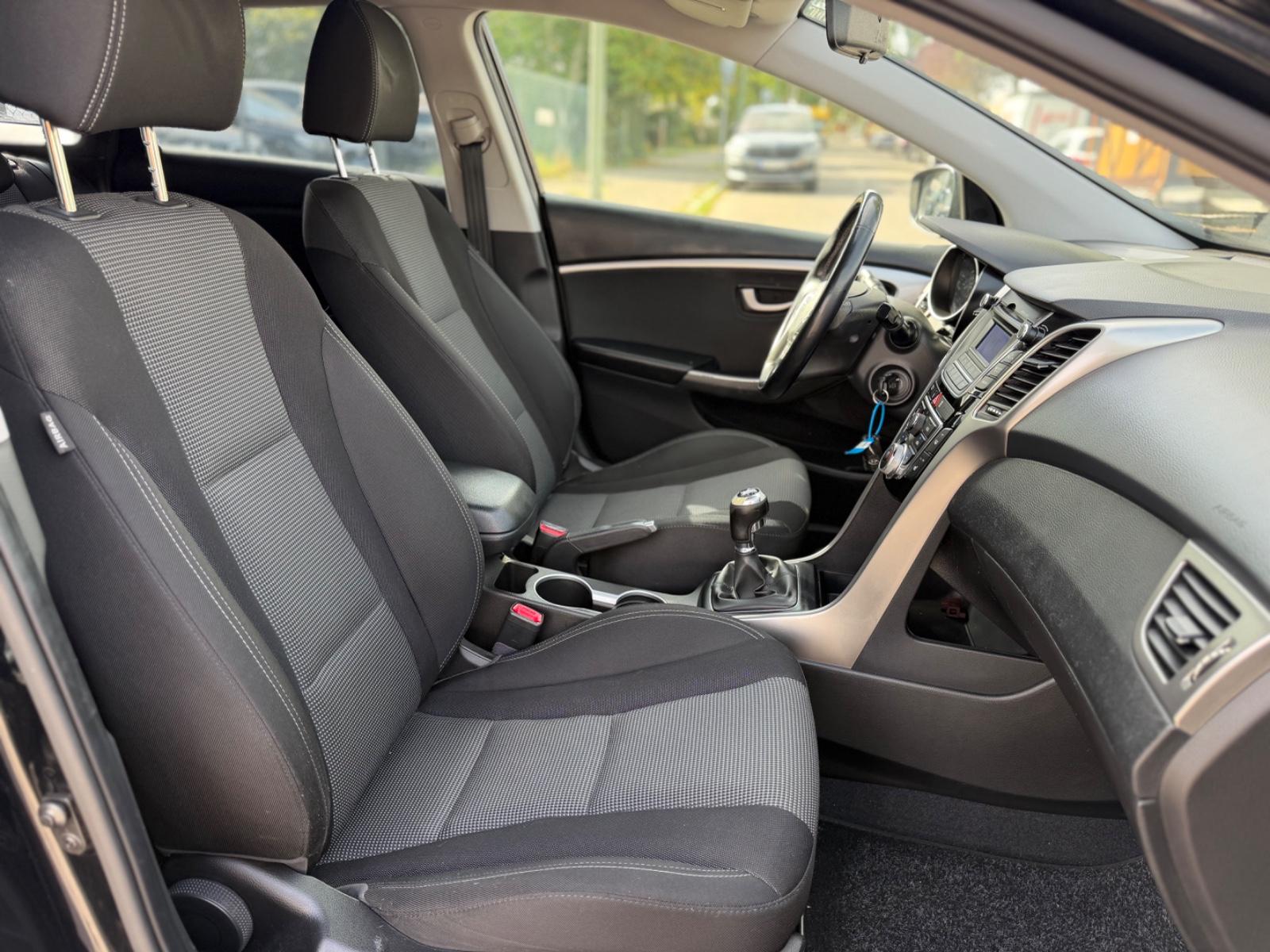Hyundai i30 2014 — photo 12