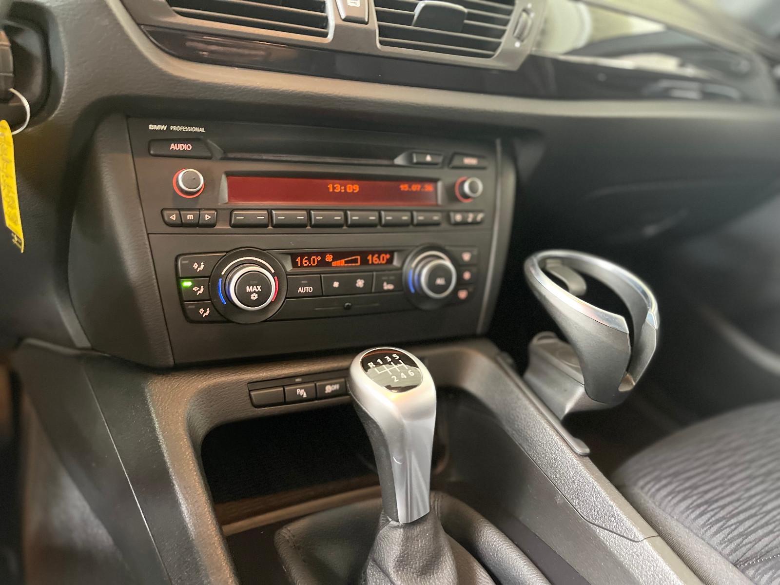 BMW X1 sDrive20d 163 ch • 1ère main • Pano • Harman Kardon • Xenon • PDC
