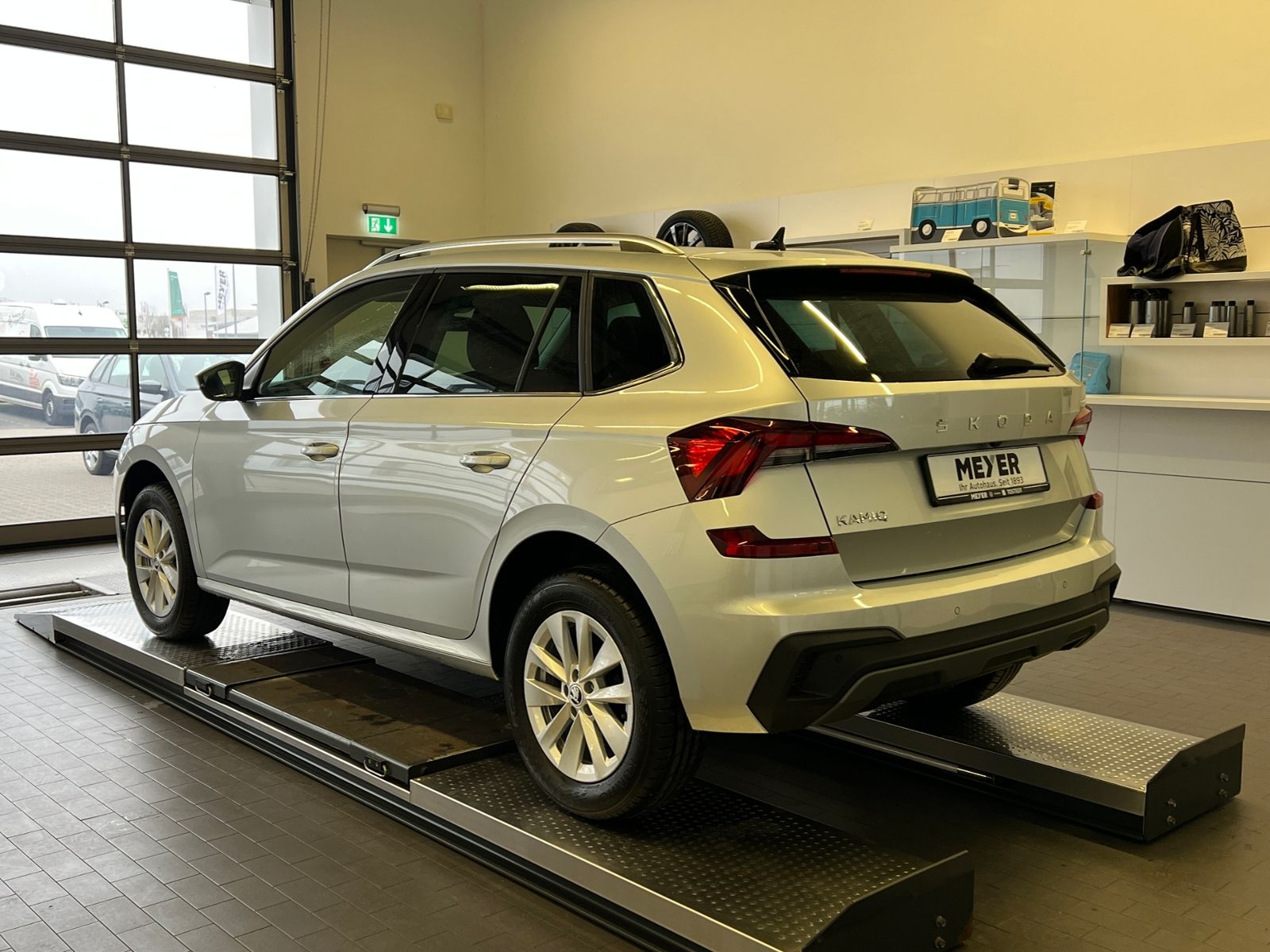 Fahrzeugabbildung SKODA Kamiq Selection 1.0 TSI DSG *AHK, LED, SmartLink