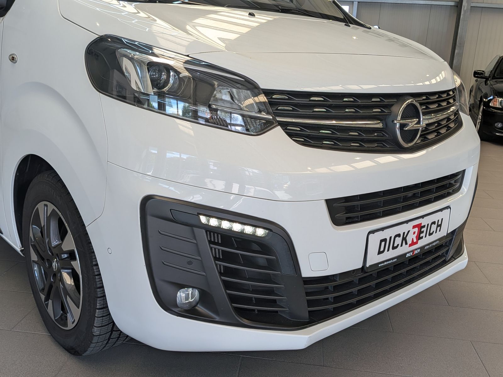 Fahrzeugabbildung Opel Zafira Life M 2.0Aut. LED*CAM*HUD*ACC*AHK*8-SITZ