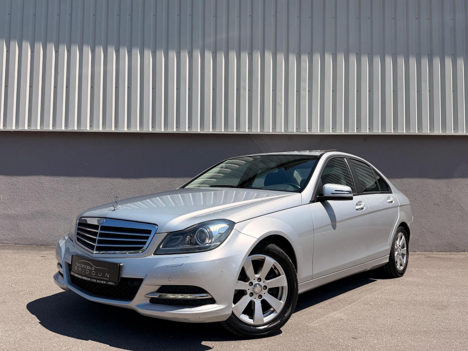 Mercedes-Benz C 180 CGI BlueEfficiency 1.Hand Navi Bi-Xenon