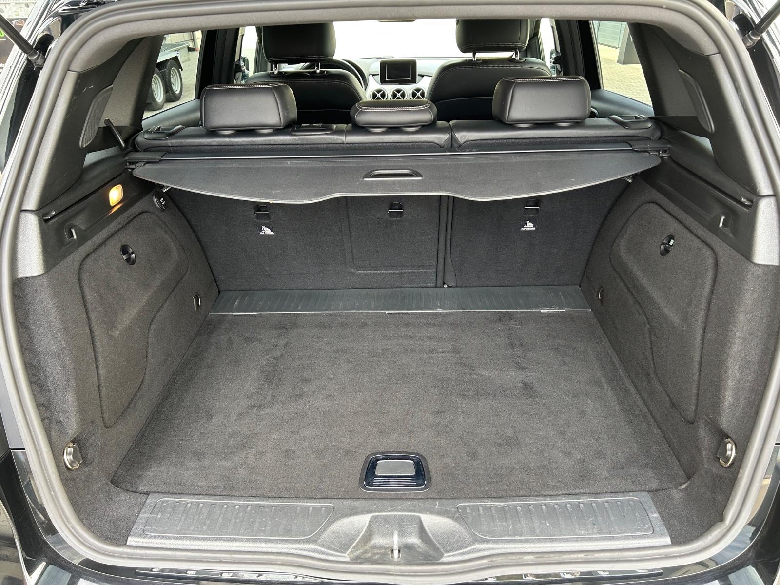 Mercedes-Benz B 180 AMG Line 2. Hand Navi Klima Teilleder USB