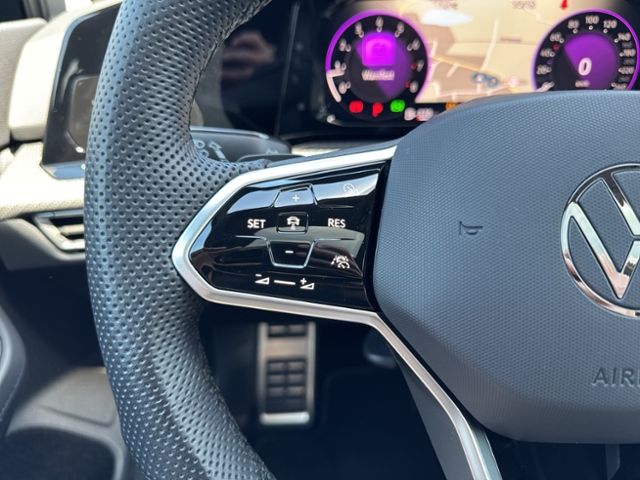 Golf VIII R-LINE 1.5 eTSI DSG PANO REAR VIEW MAT