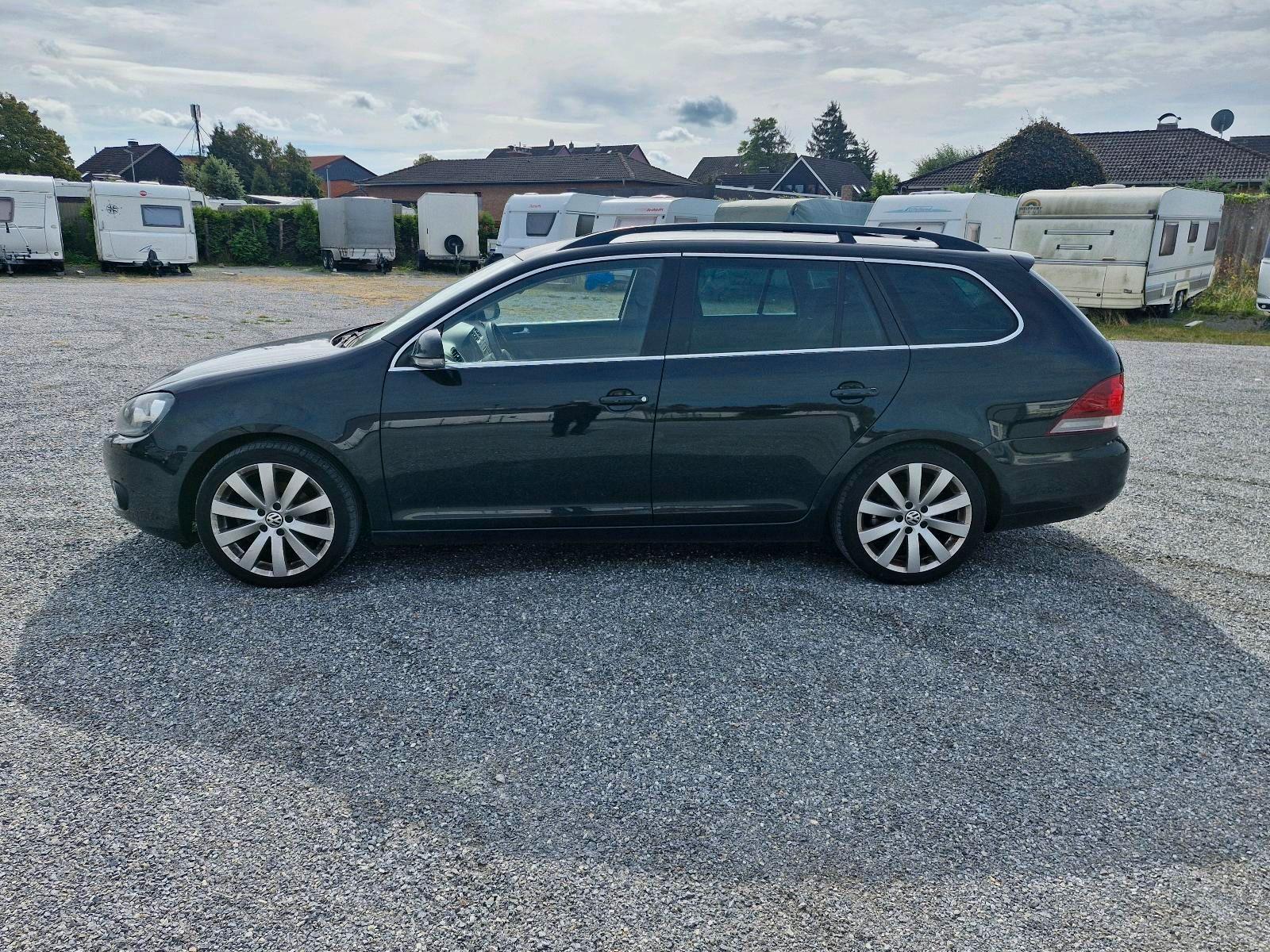 Volkswagen Golf 2012 — interior