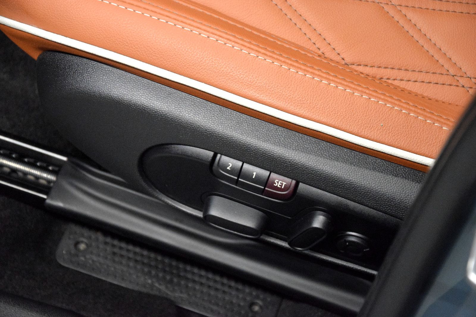 Fahrzeugabbildung MINI Cooper Countryman Yours Trim Pano Leder-braun