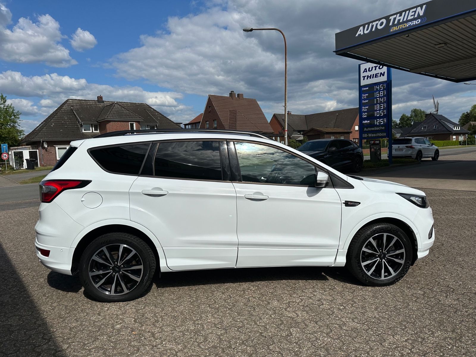 Fahrzeugabbildung Ford Kuga 2.0 TDCi ST-Line 4x4 AHK/BiXenon/Pano/Sound