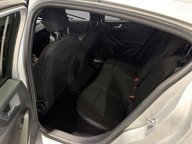 Fahrzeugabbildung Ford Focus ST-Line Navi LED ACC WLAN DAB Keyless Star
