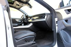 AUDI Q8 50 TDI quattro/ S-LINE/ PANO/ MATRIX/ STANDHZ AUDI Q8 50 TDI quattro/ S-LINE/ PANO/ MATRIX/ STANDHZ