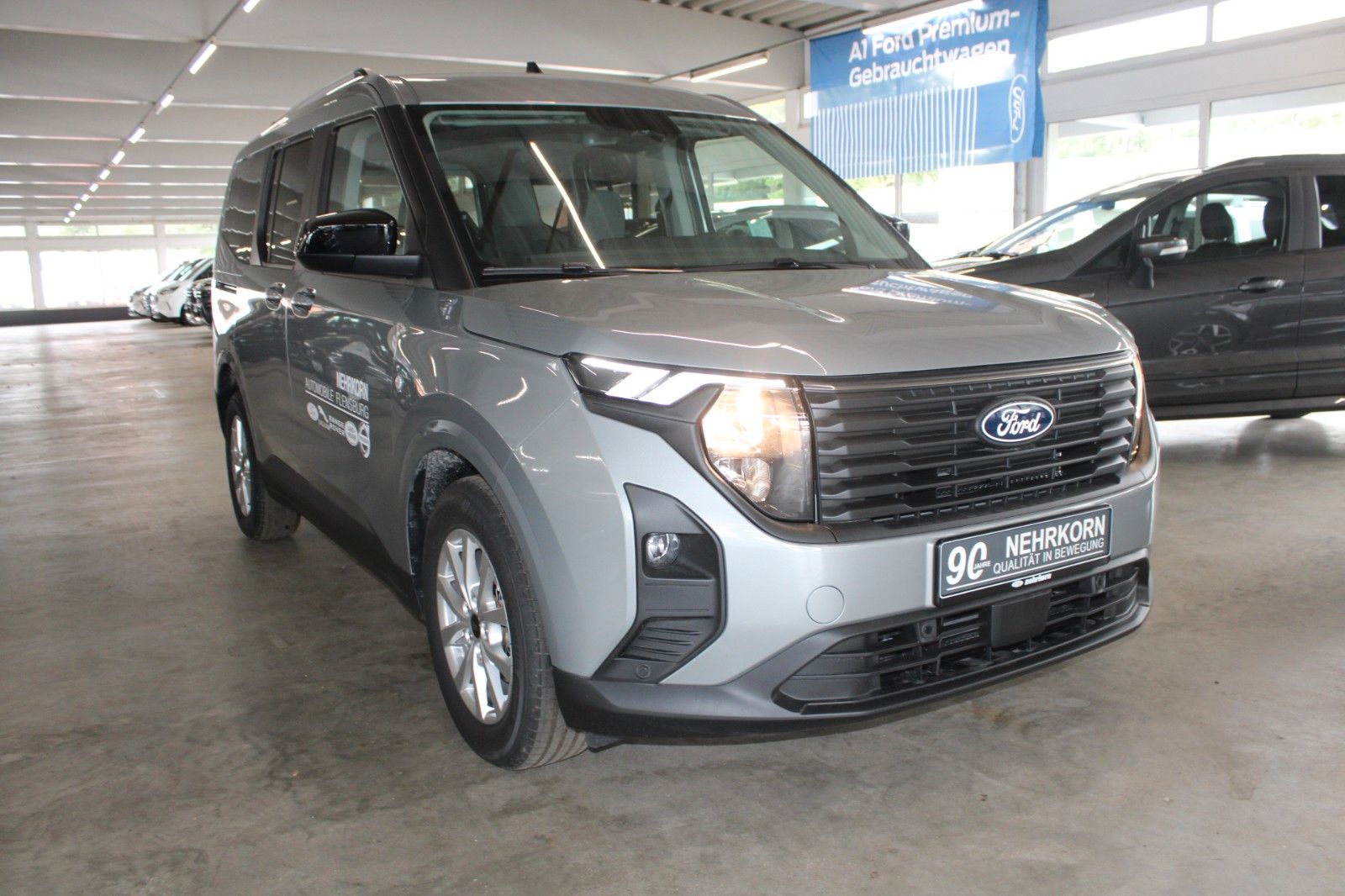 Fahrzeugabbildung Ford Tourneo Courier Titanium Kamera WinterPaket2 uvm
