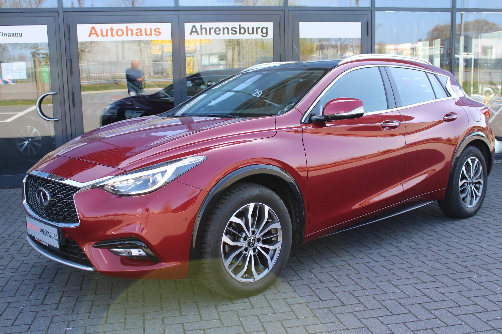 Infiniti Q30 1.6*Automatic*SSD*Navi*TOP Zustand !