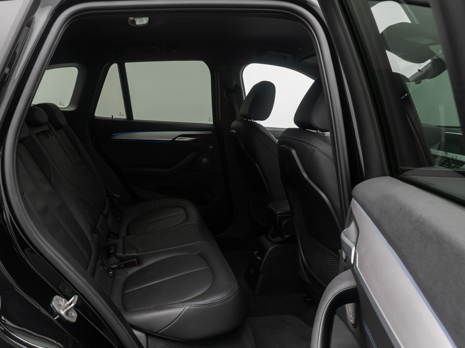 Fahrzeugabbildung BMW X1 xD25e M Sport Kamera AHK DAB Alarm H/K 19Zoll