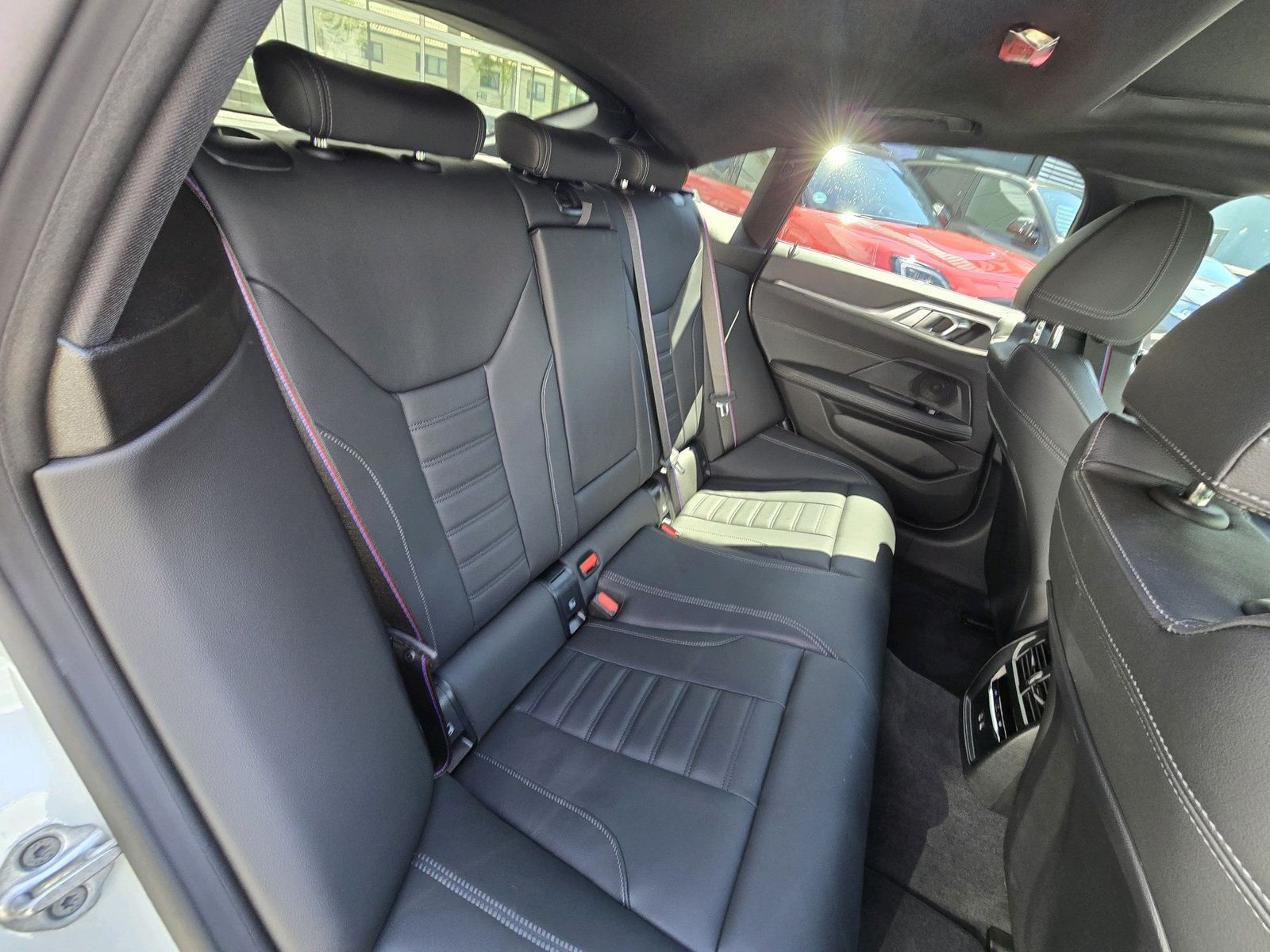 BMW i4 - Bild 14