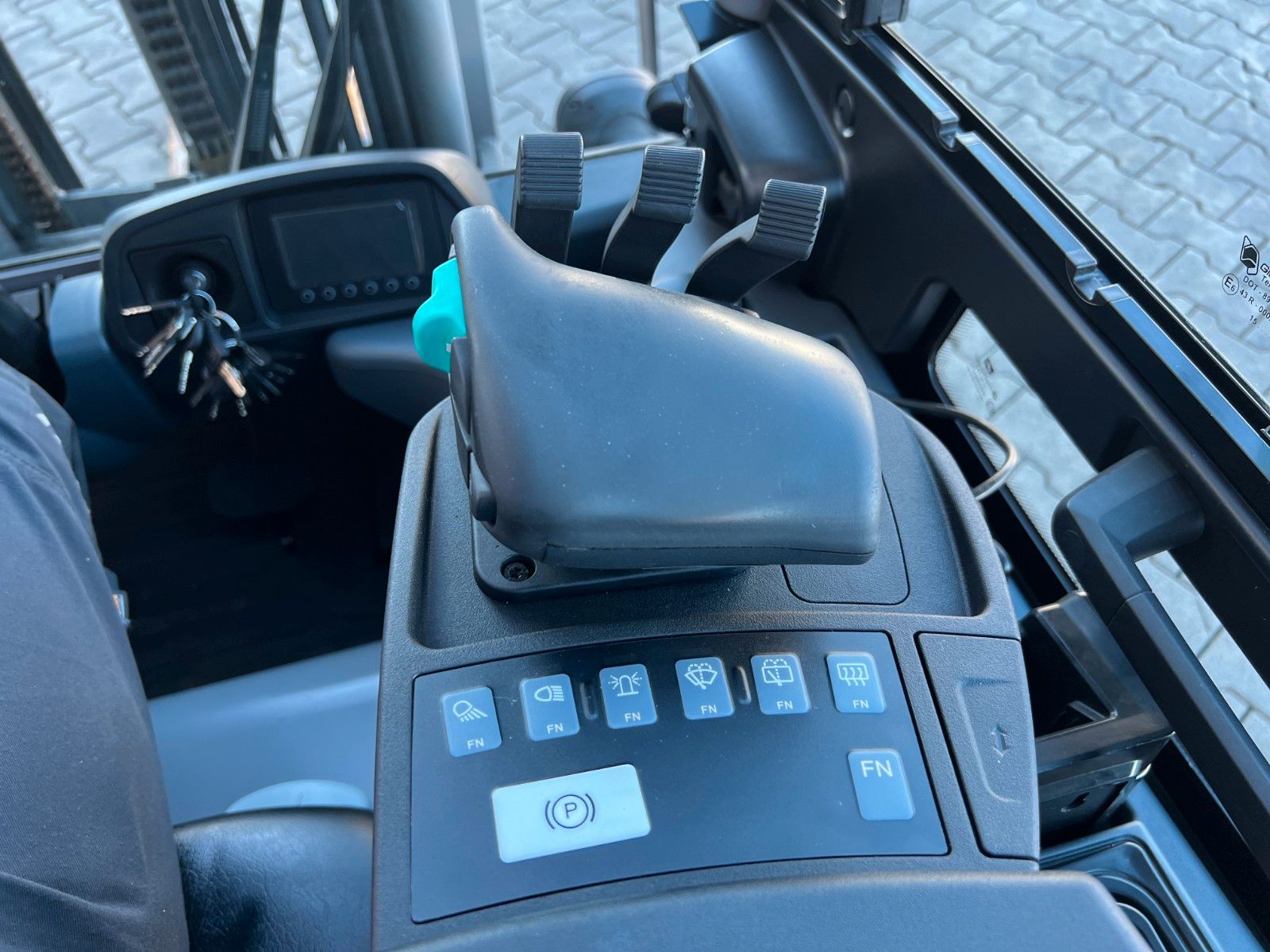 Fahrzeugabbildung Jungheinrich EFG 215 / Triplex: 4.25m! / SS / nur 995h! Waage