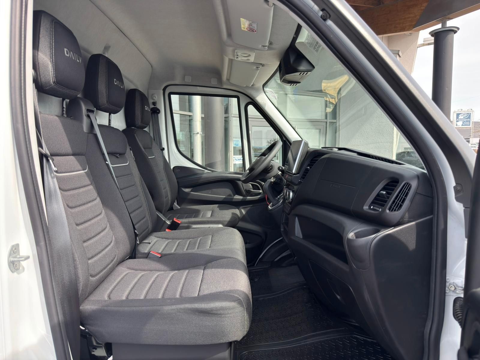 Fahrzeugabbildung Iveco Daily 35S16 A8 *R4.100mm*Automatik*Kamera*JUNGE*