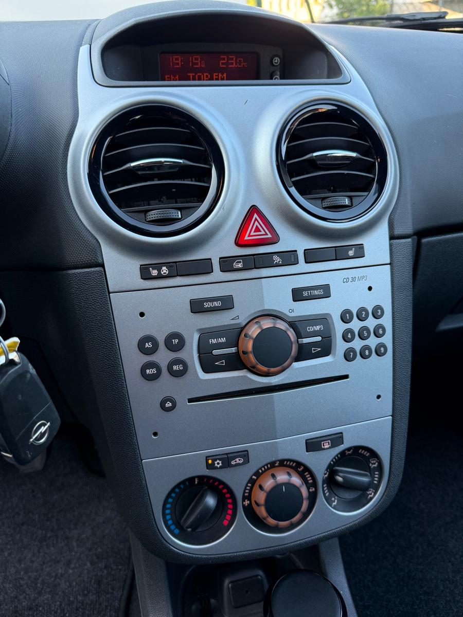 Opel Corsa D Klima+Sitz und Lenkradheizung+Tempomat